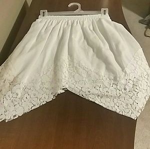 Lace tipped white skirt